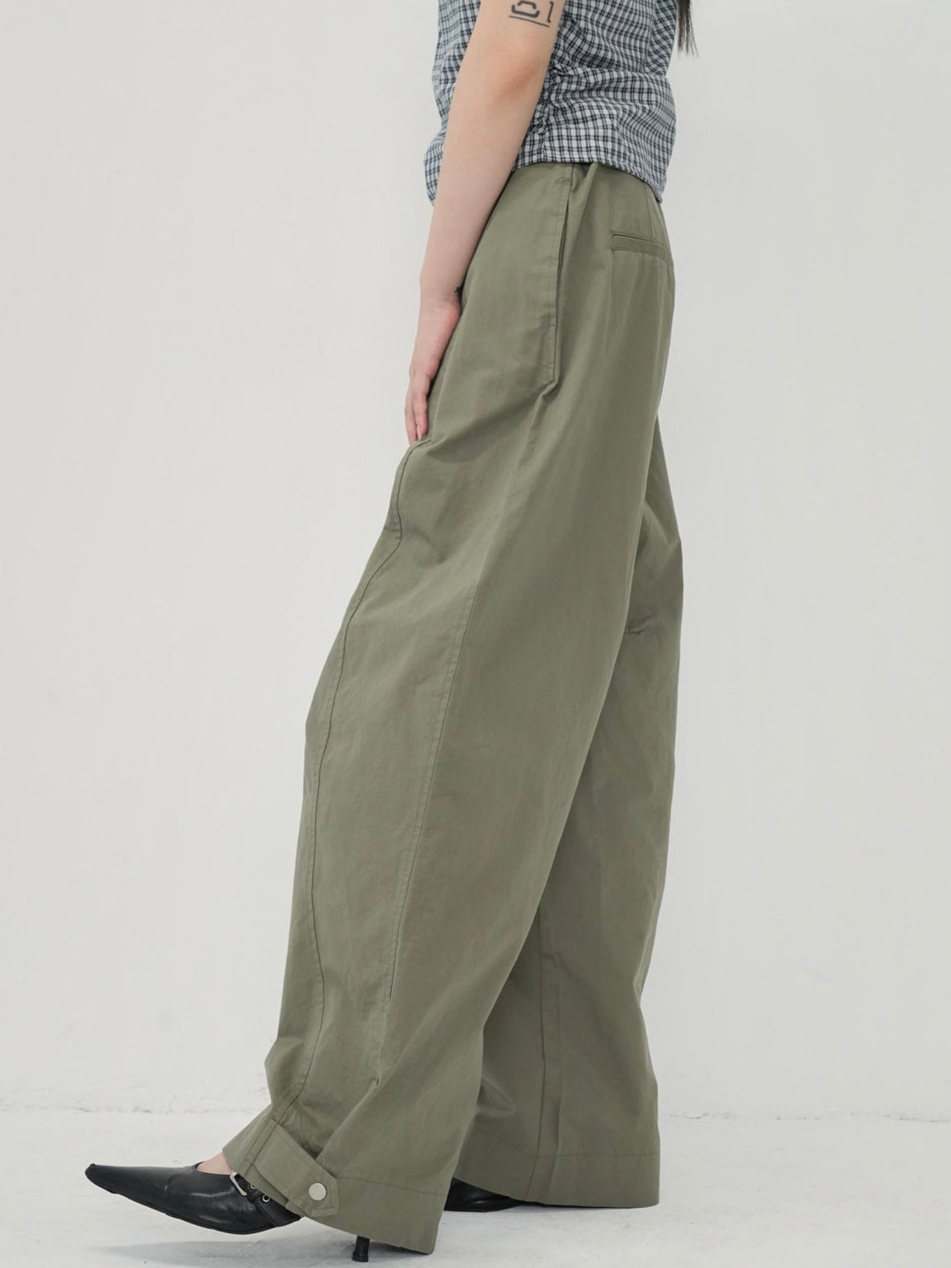 adjust button balloon pants