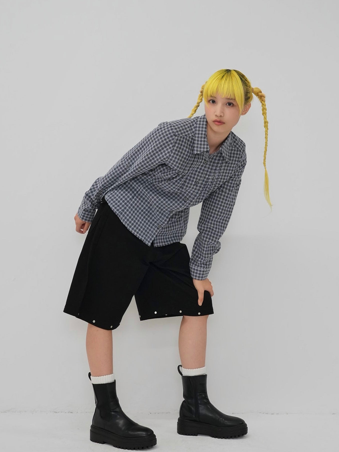 metal stud bermuda pants