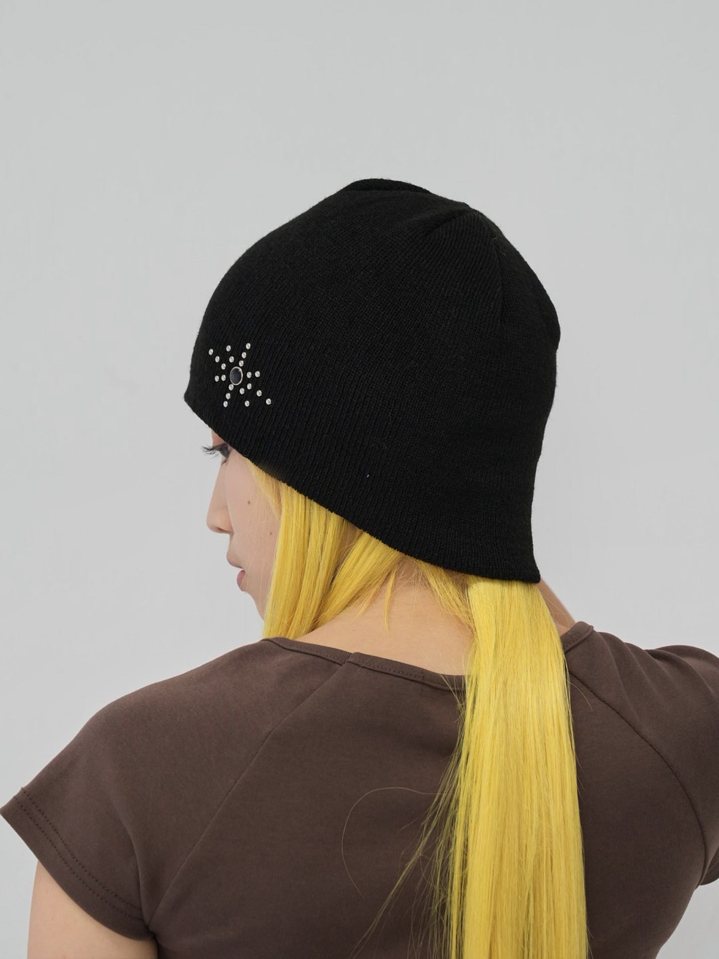 nova star stud beanie
