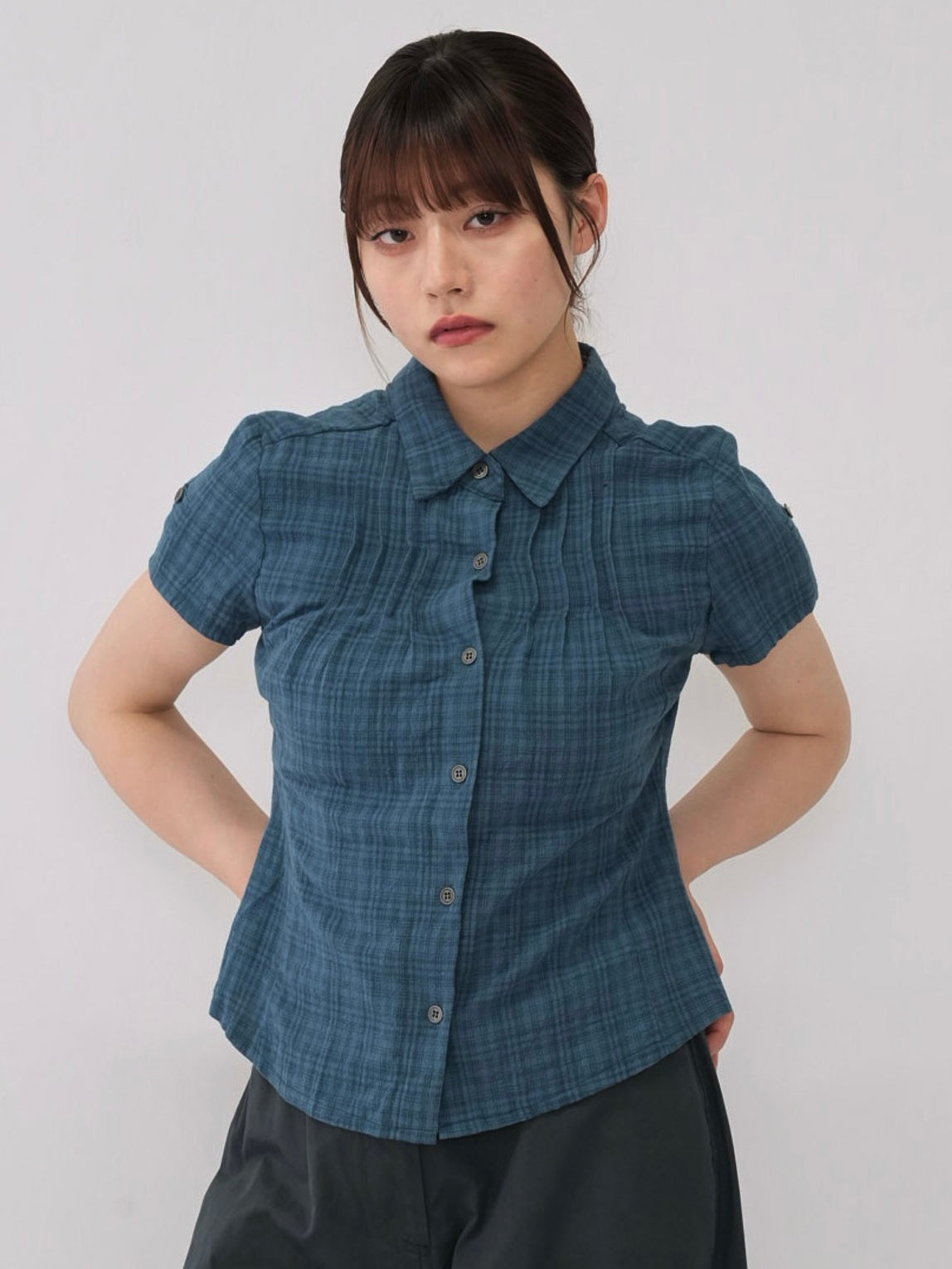 button sleeve check shirt