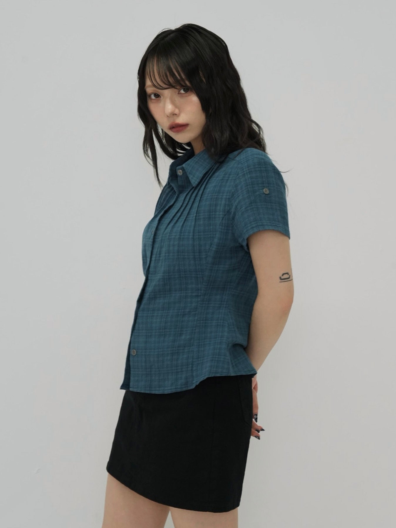button sleeve check shirt