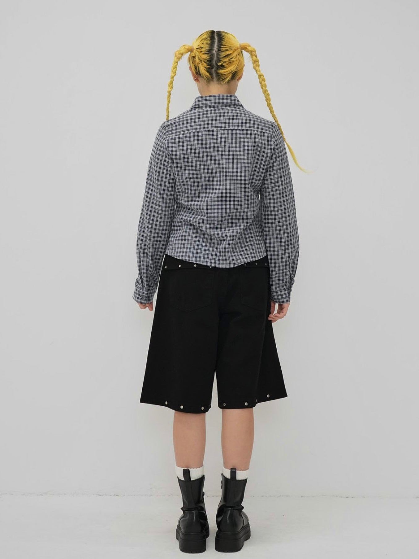 metal stud bermuda pants
