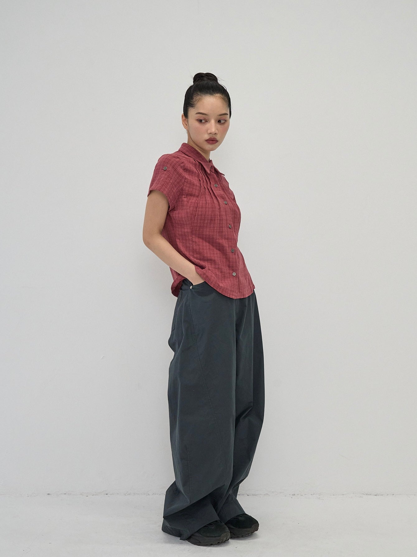 button sleeve check shirt