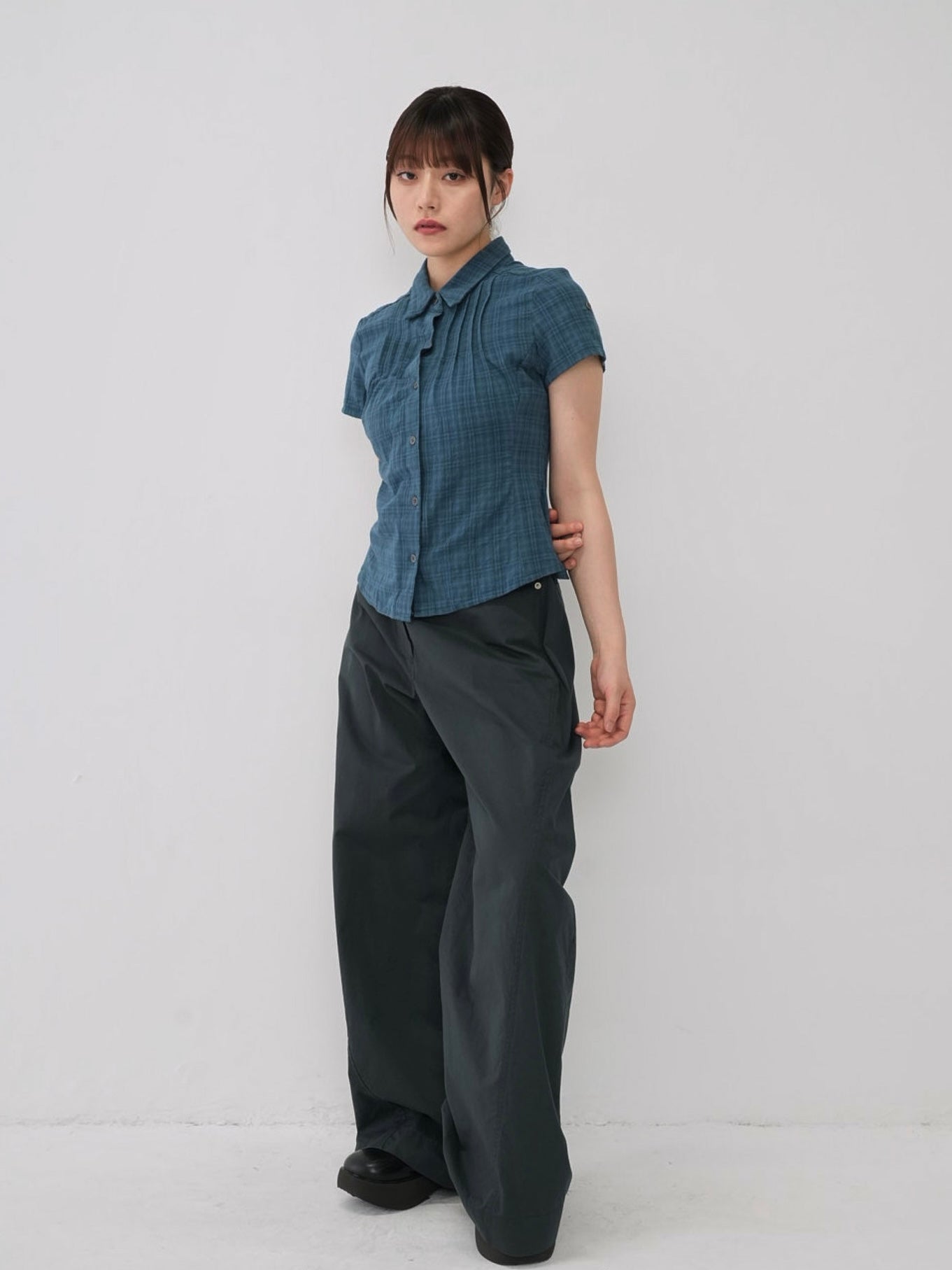 button sleeve check shirt