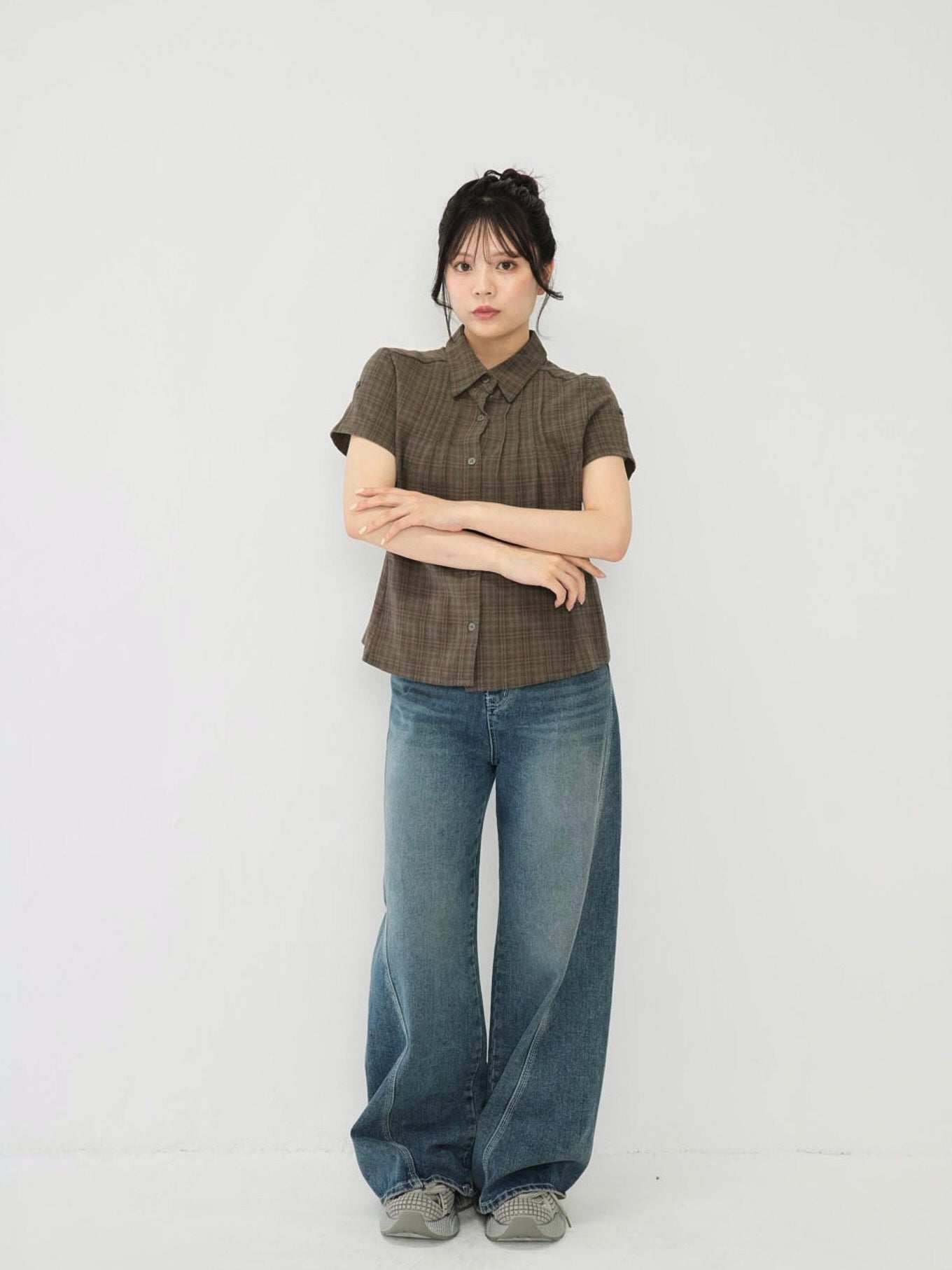 button sleeve check shirt