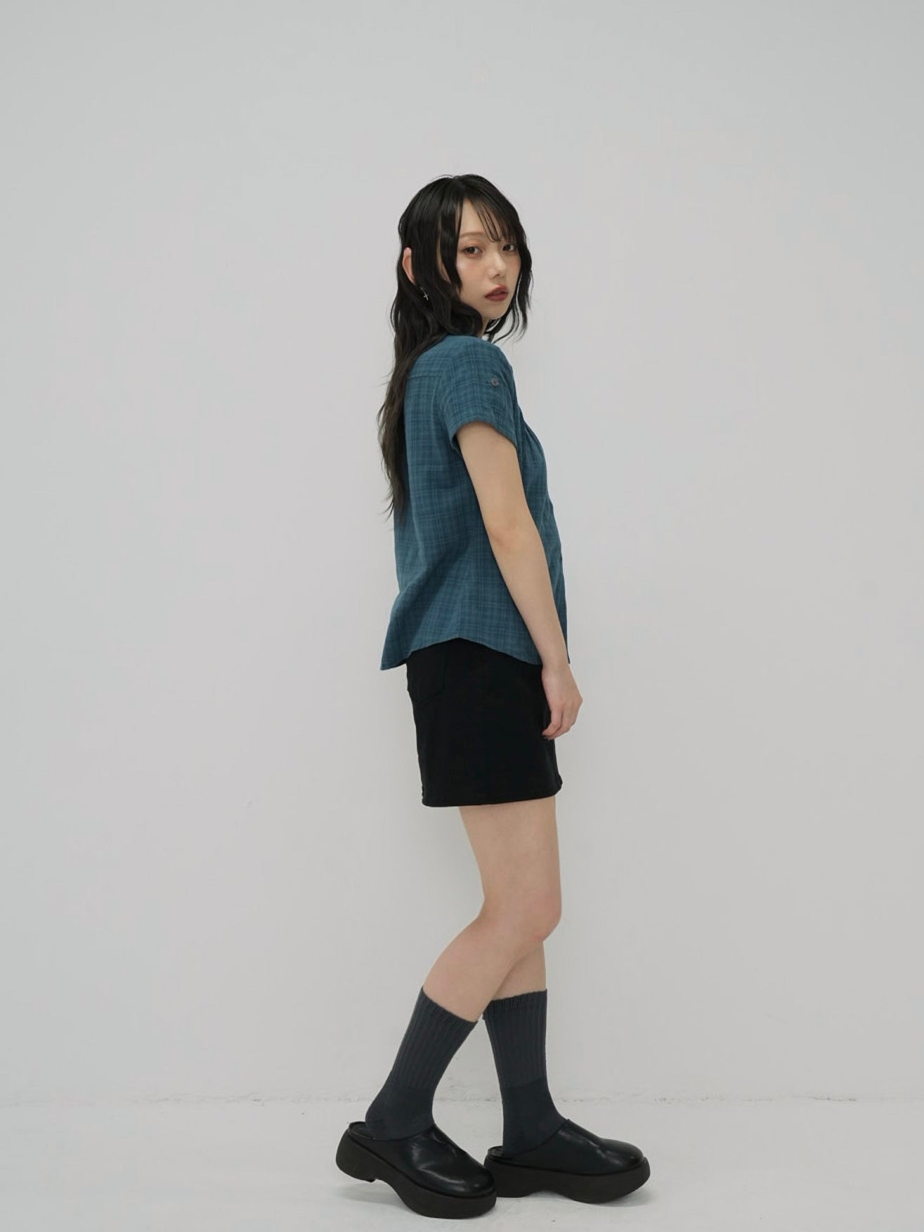 button sleeve check shirt