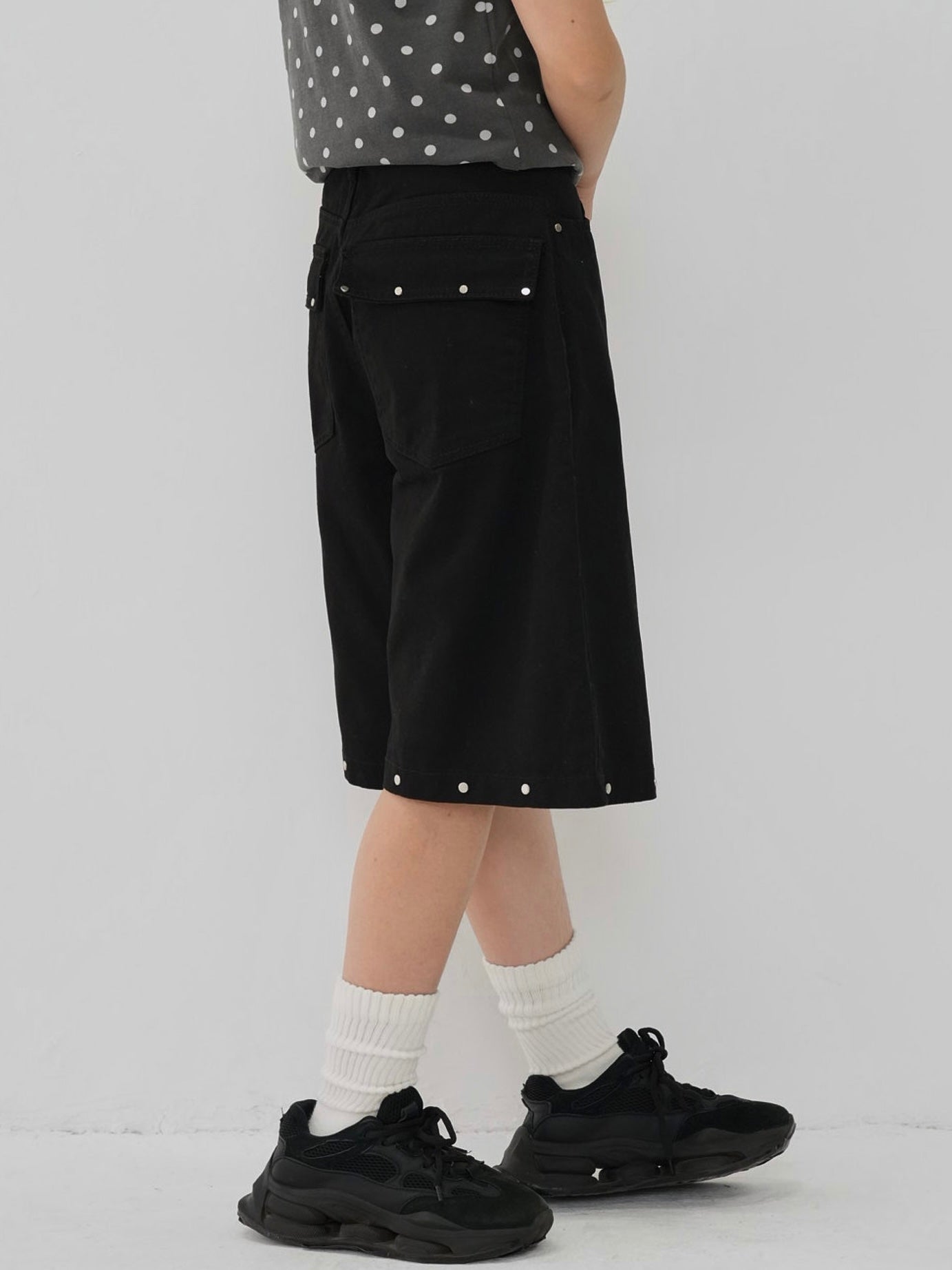metal stud bermuda pants