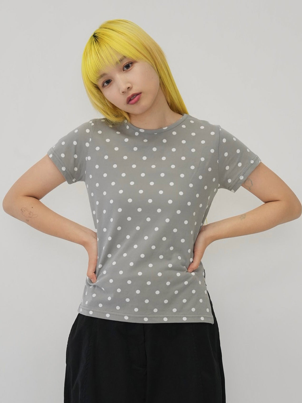 sideslit dot tops