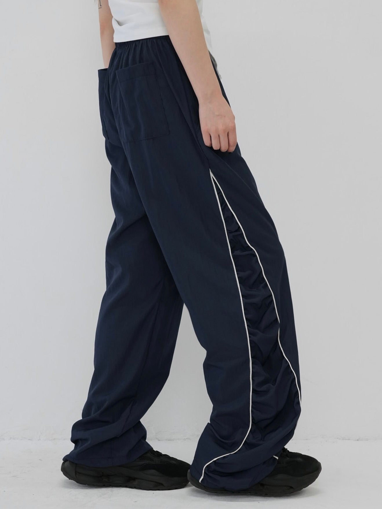 piping shirring pants
