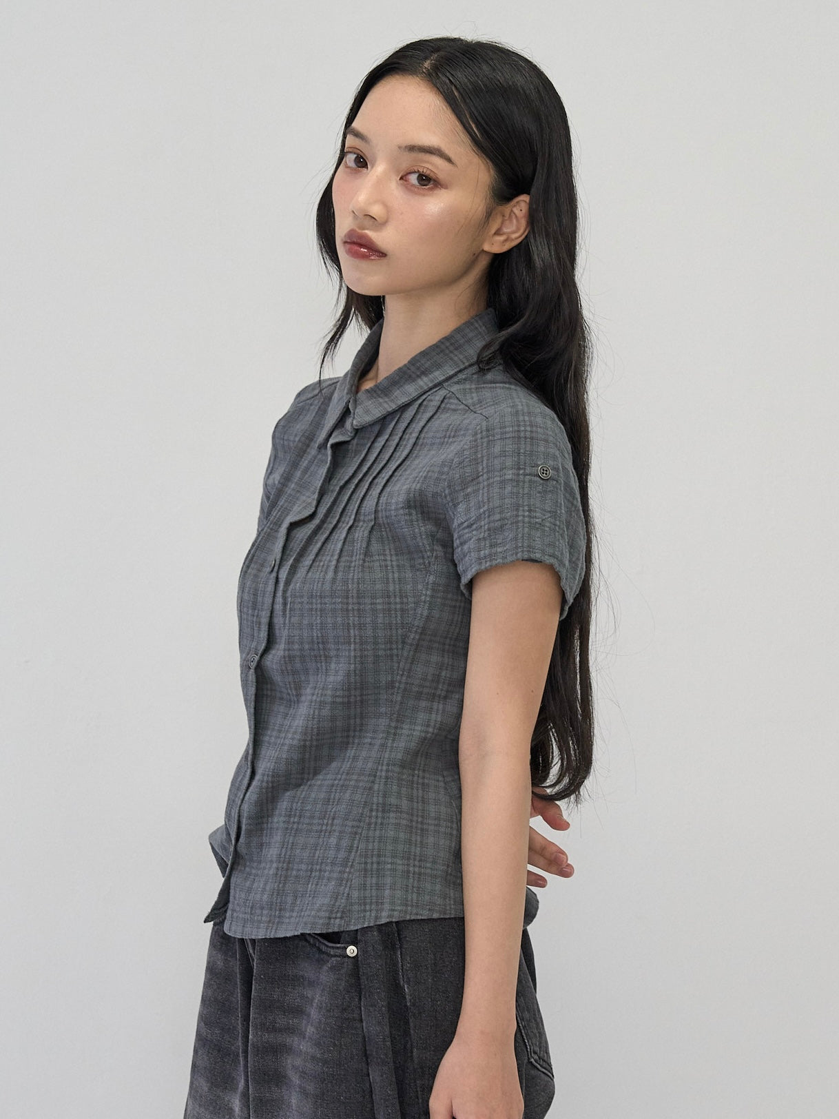 button sleeve check shirt