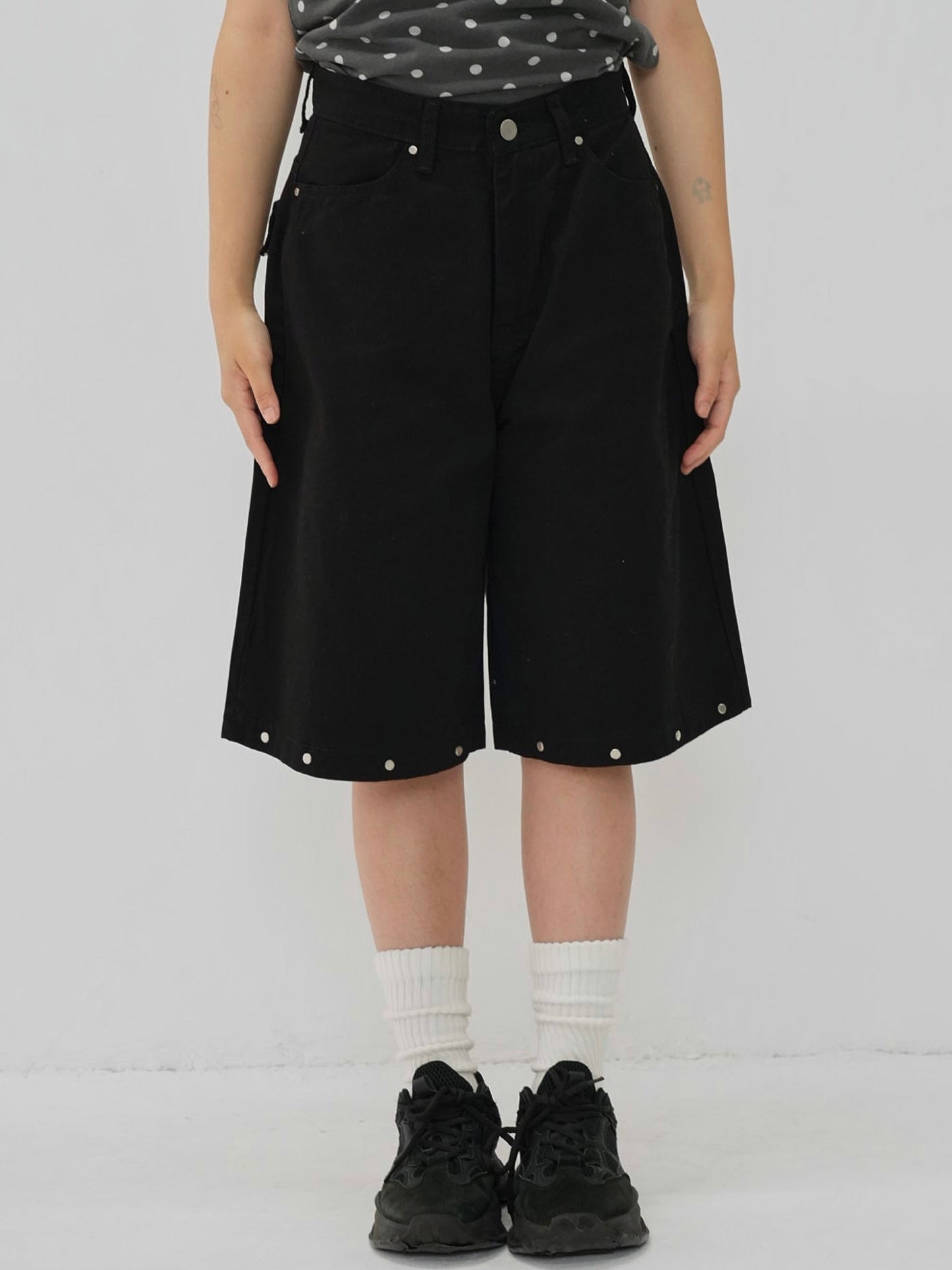 metal stud bermuda pants