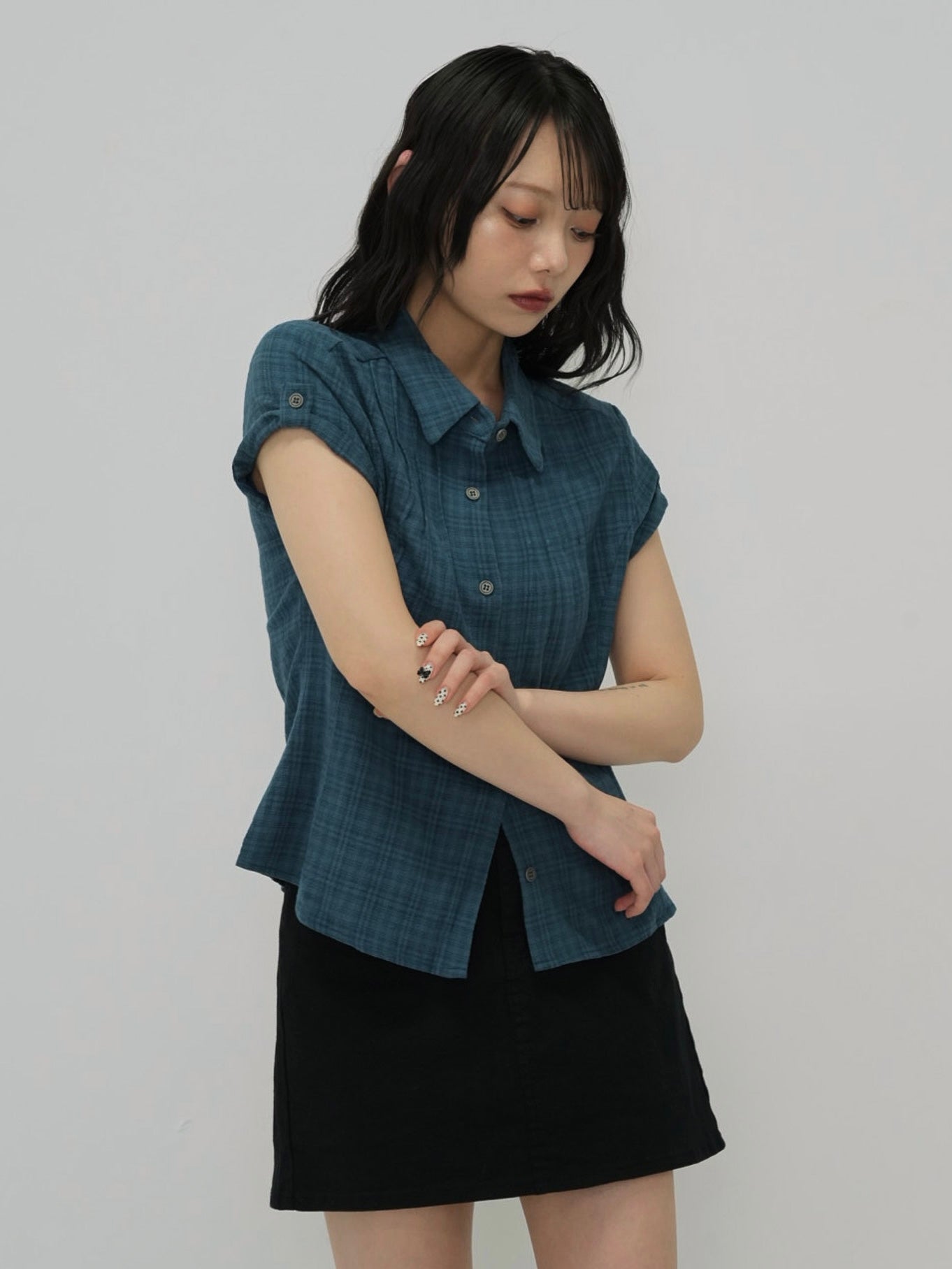 button sleeve check shirt