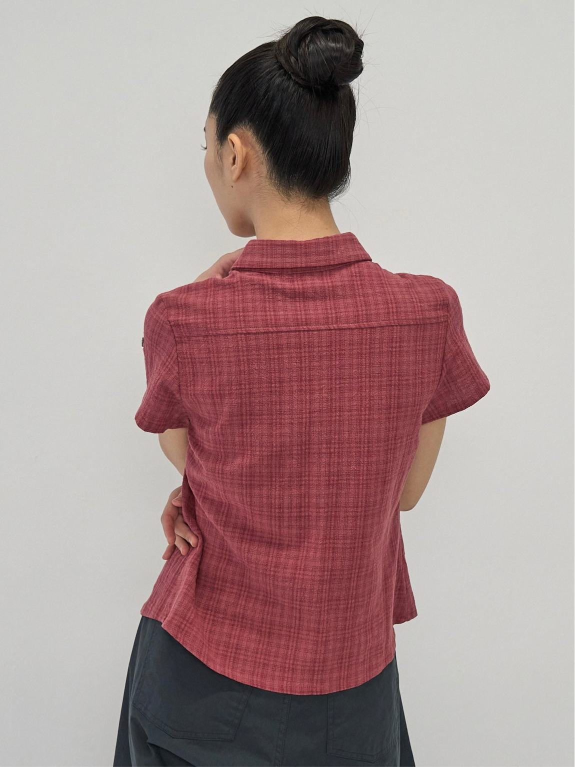 button sleeve check shirt