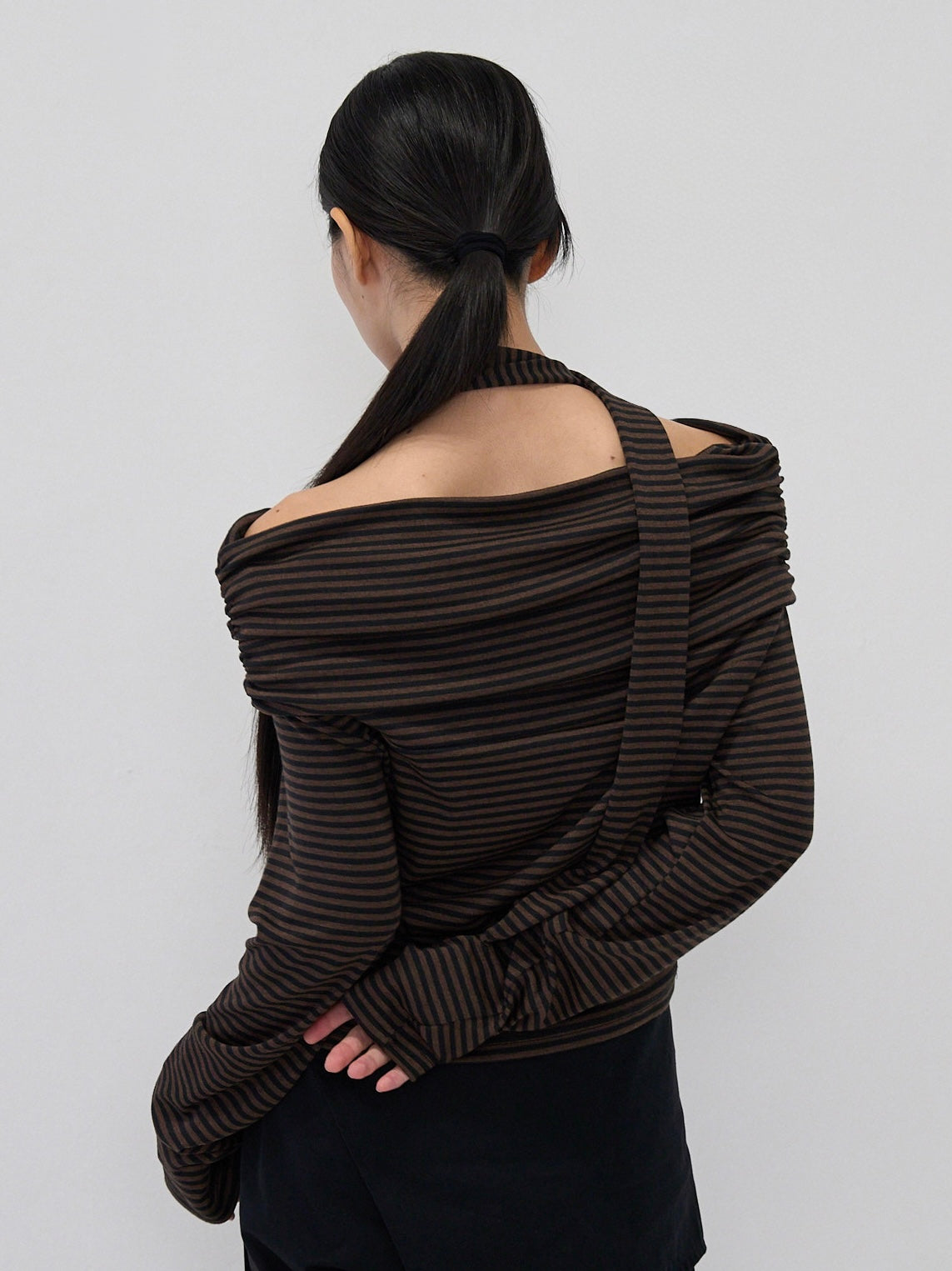 border offshoulder scarf tops