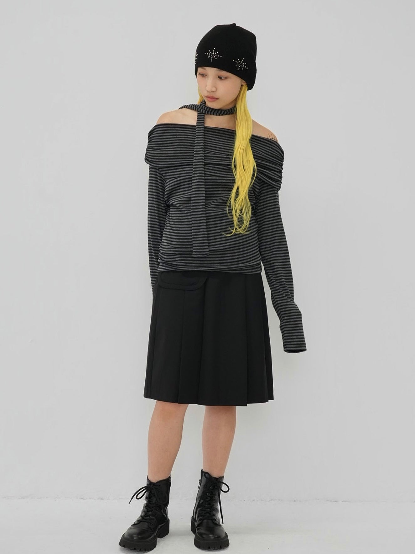 border offshoulder scarf tops