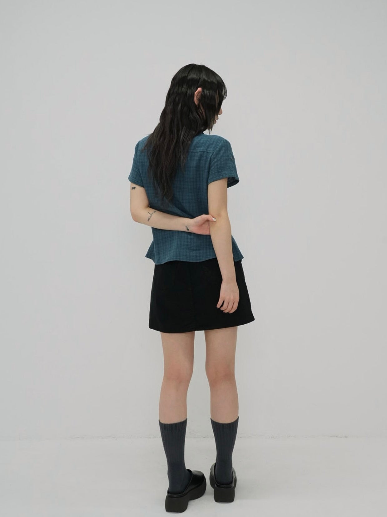 button sleeve check shirt