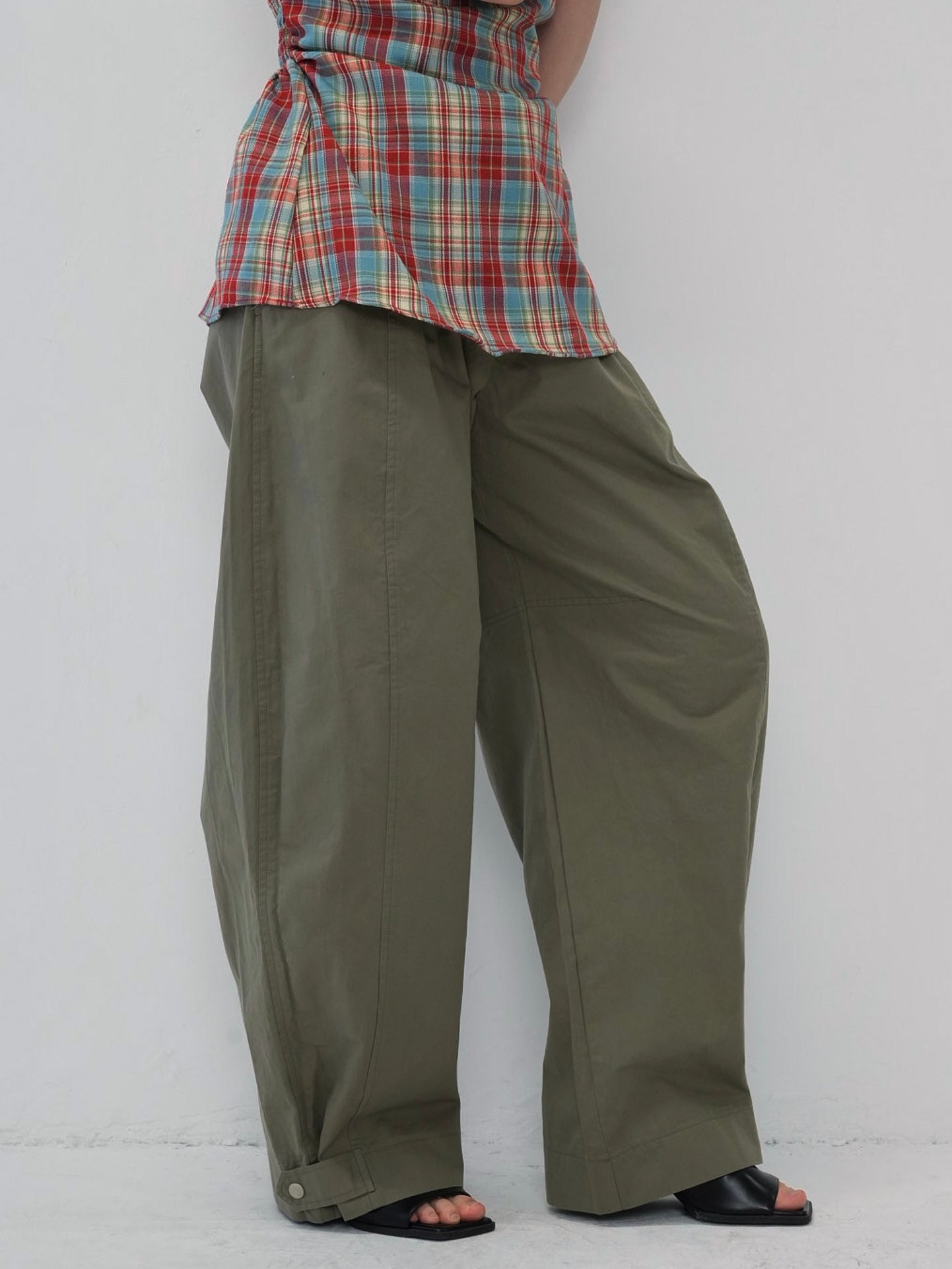 adjust button balloon pants