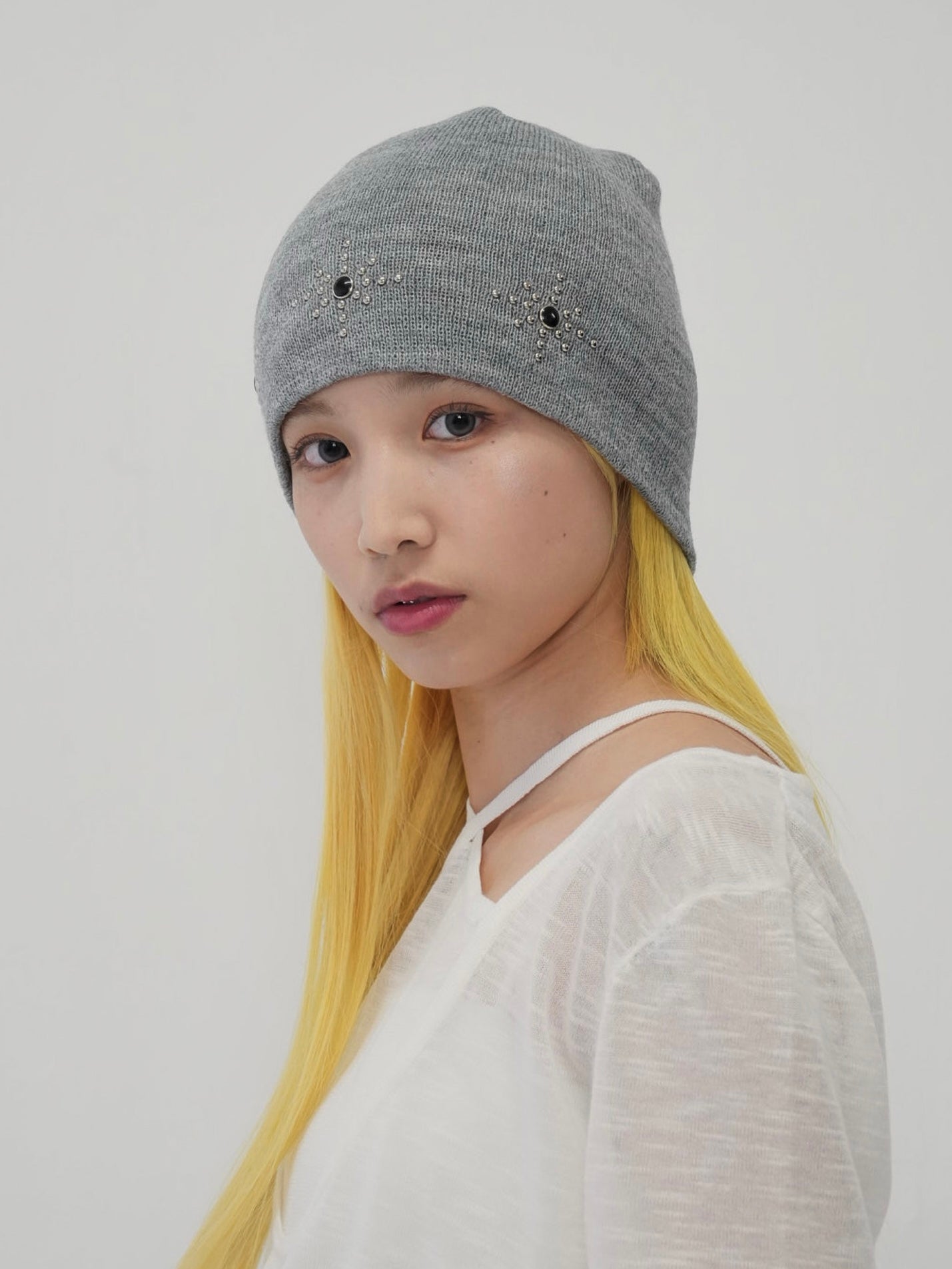 nova star stud beanie