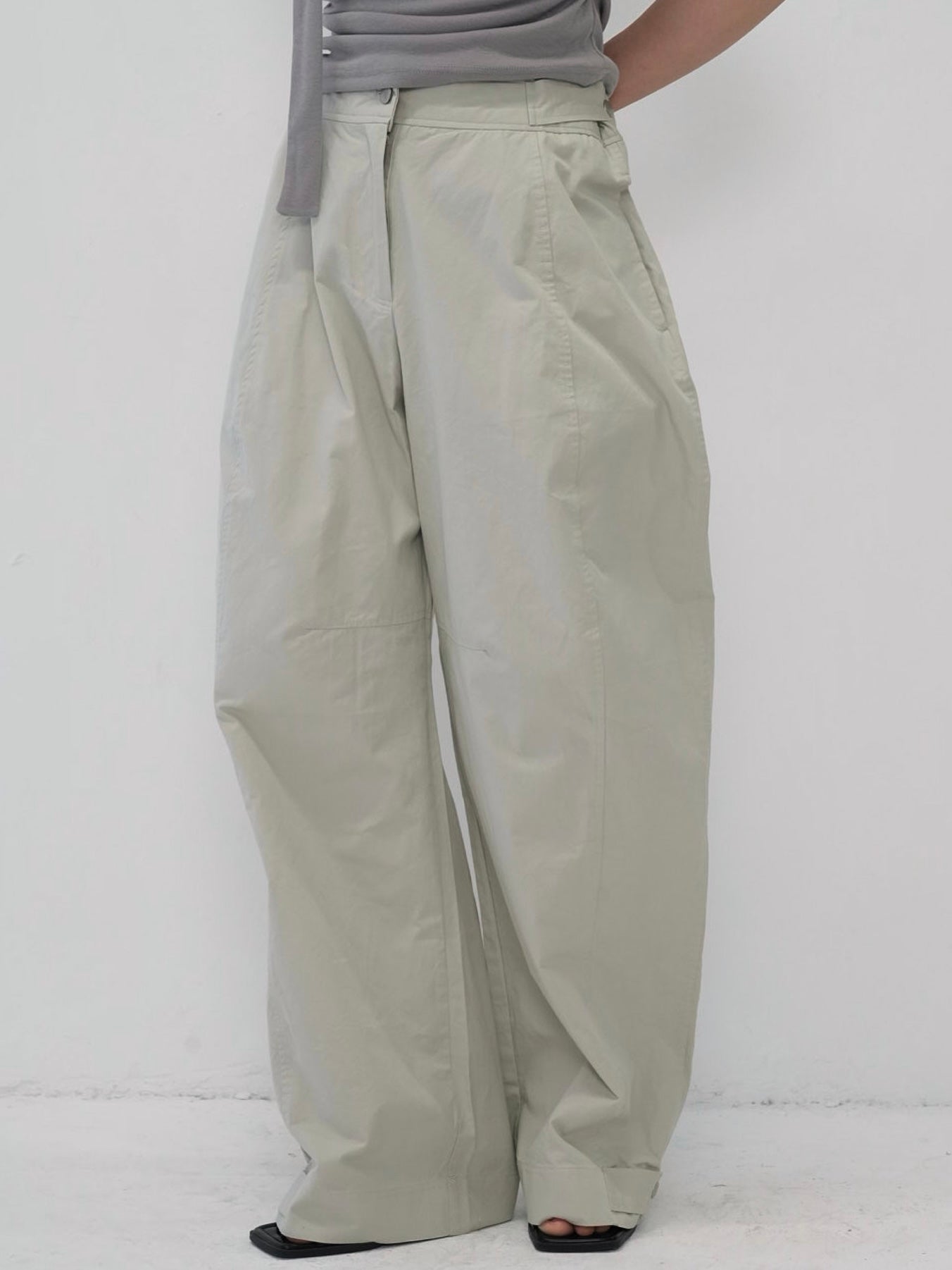 adjust button balloon pants
