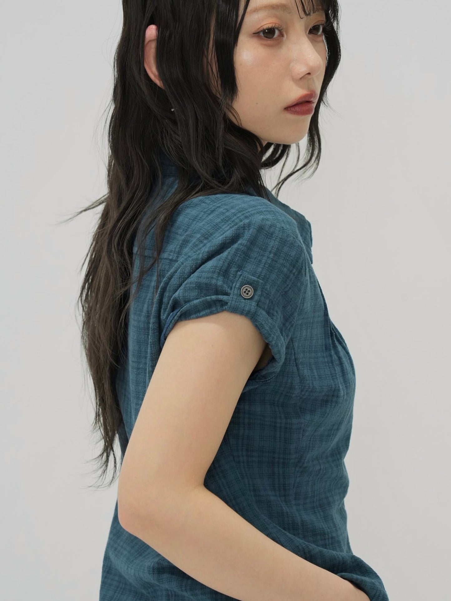 button sleeve check shirt