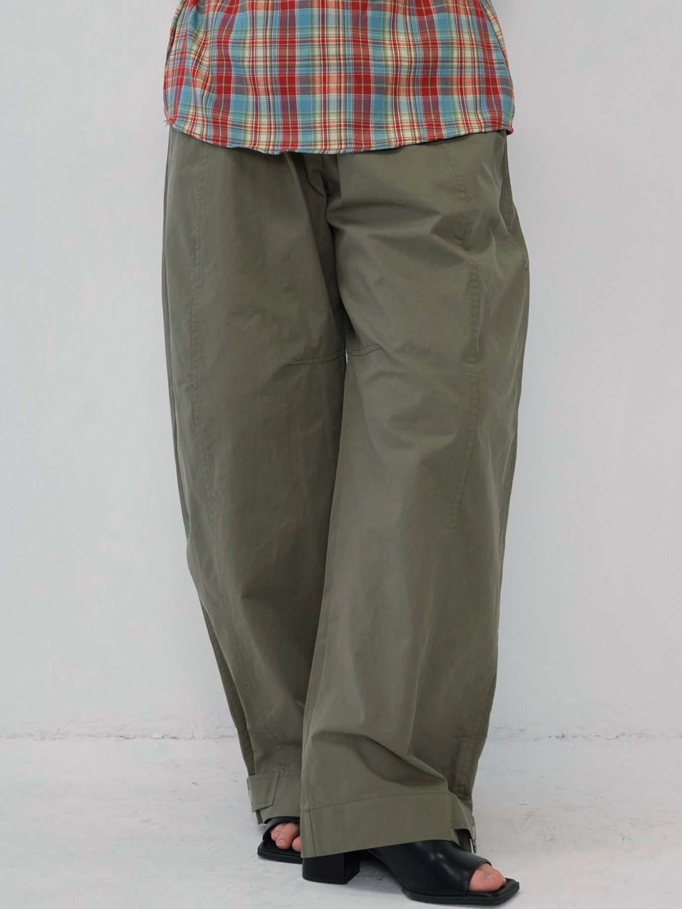adjust button balloon pants