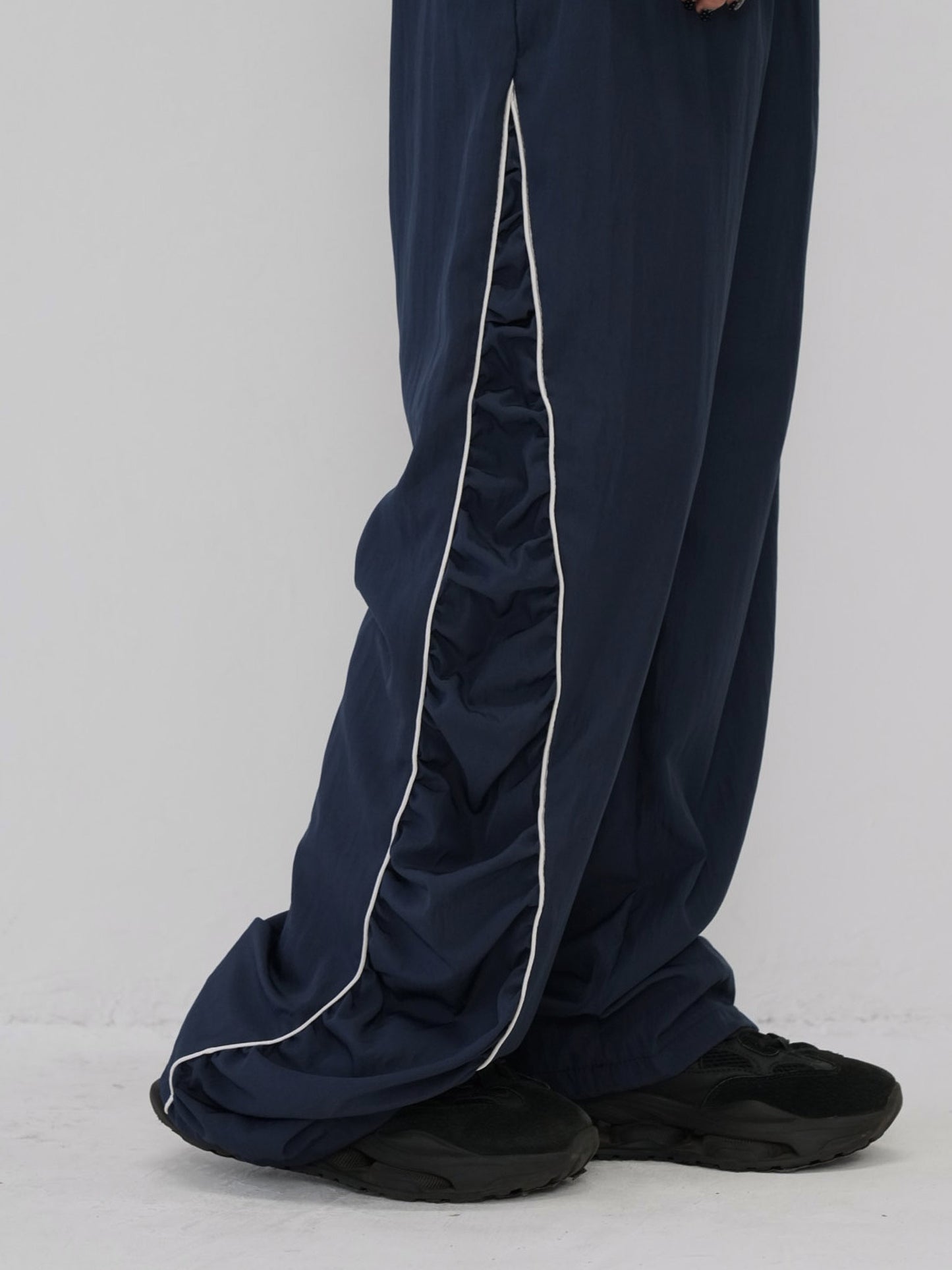piping shirring pants