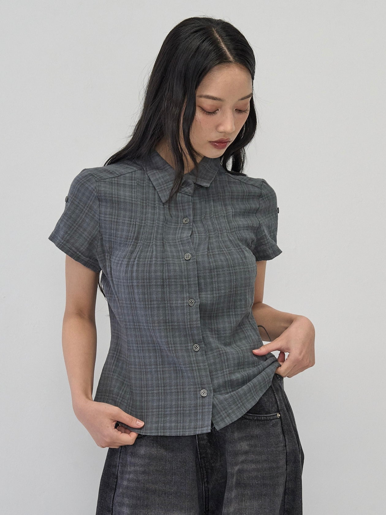button sleeve check shirt