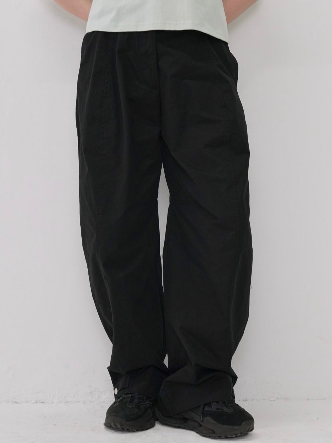 adjust button balloon pants