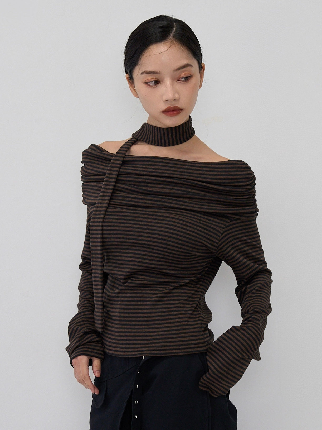 border offshoulder scarf tops