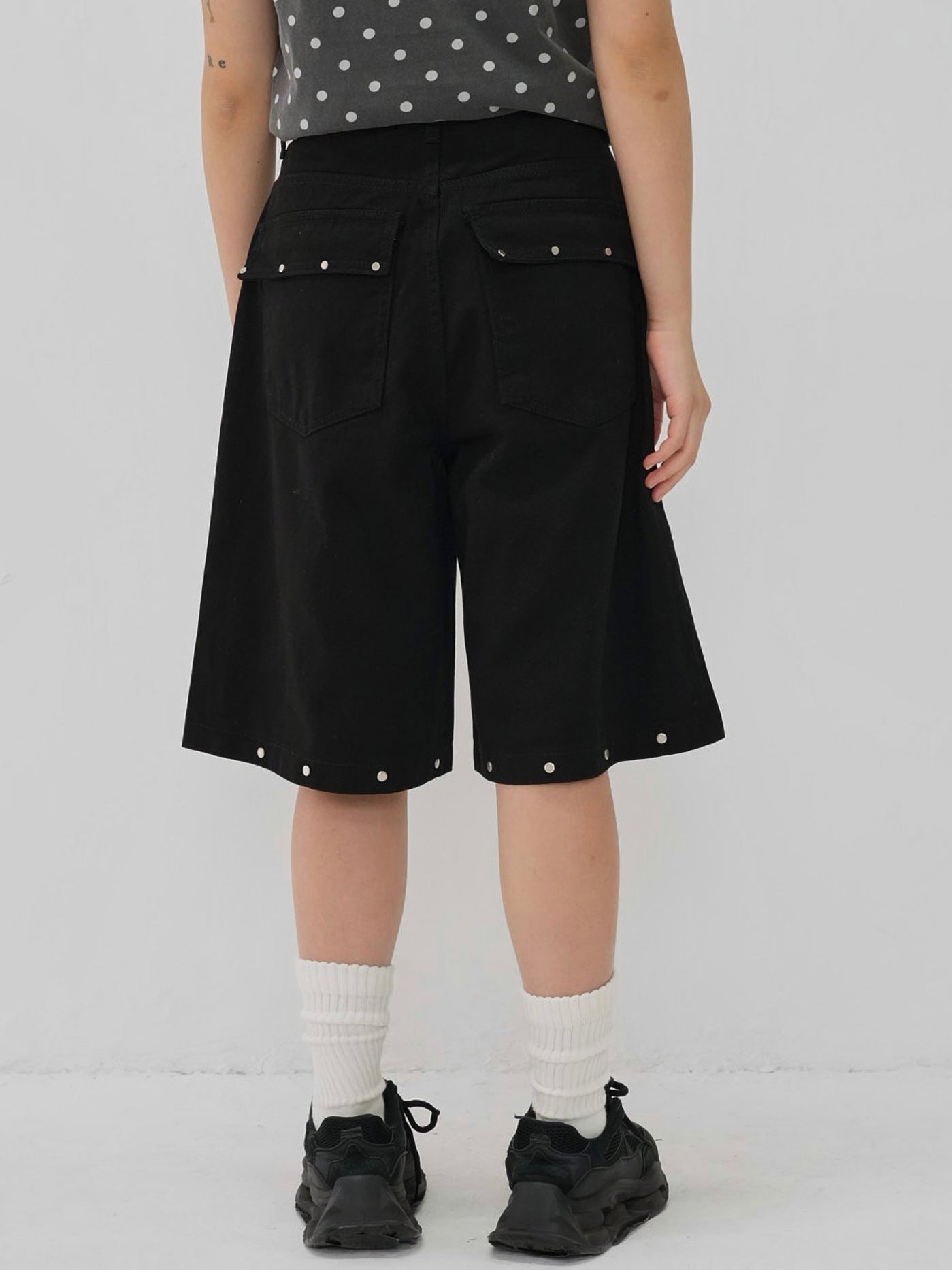 metal stud bermuda pants