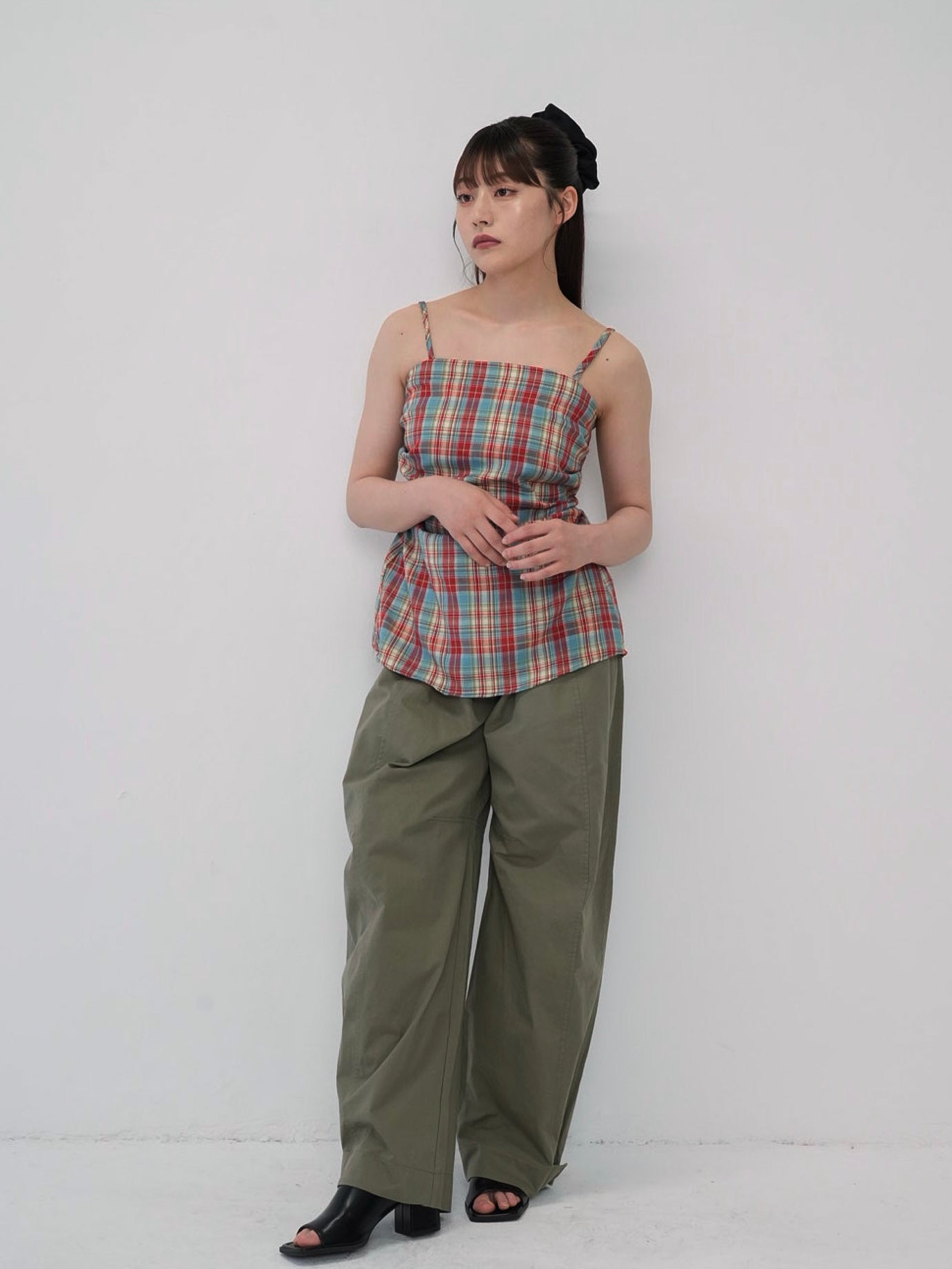adjust button balloon pants