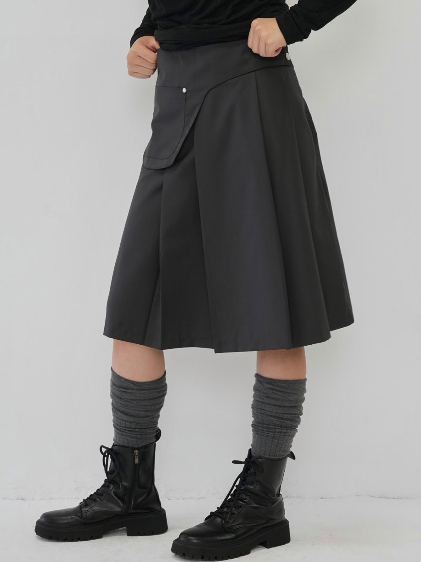 step pleats skirt
