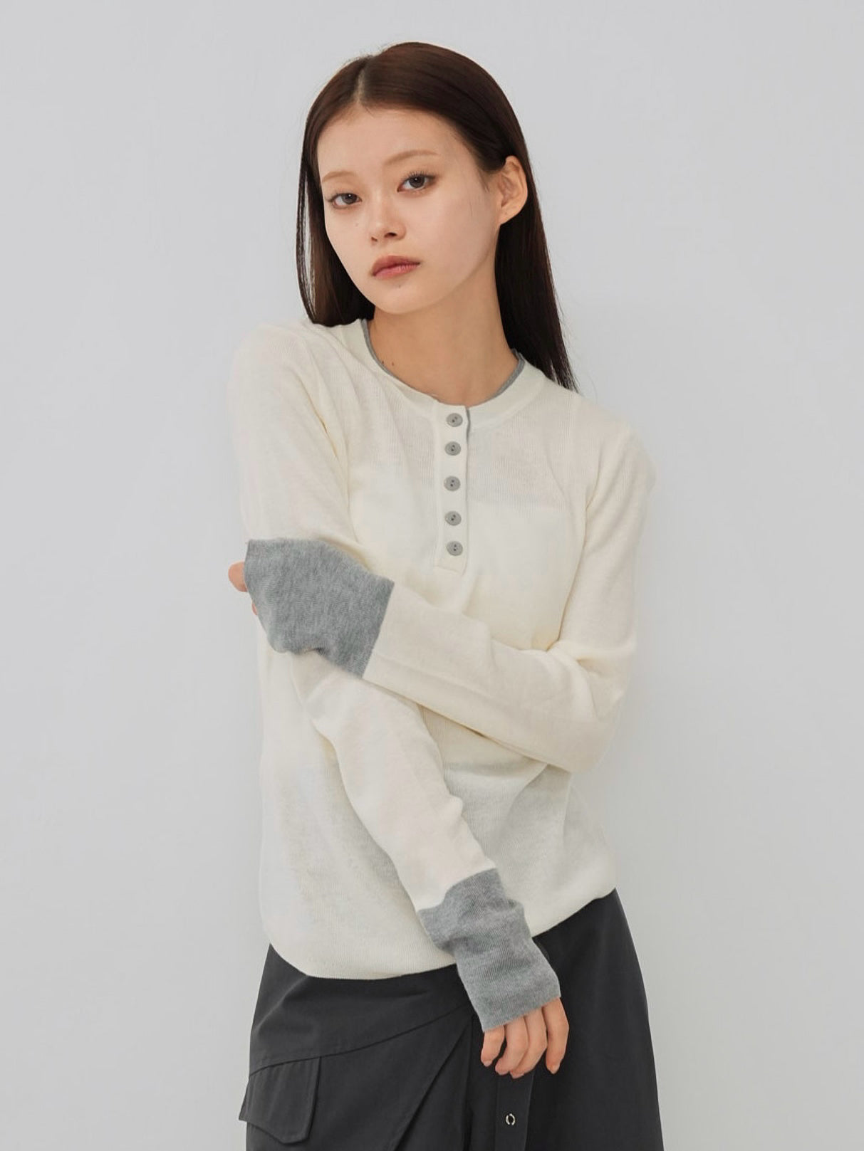 bicolor button round tops