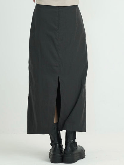 back slit long skirt