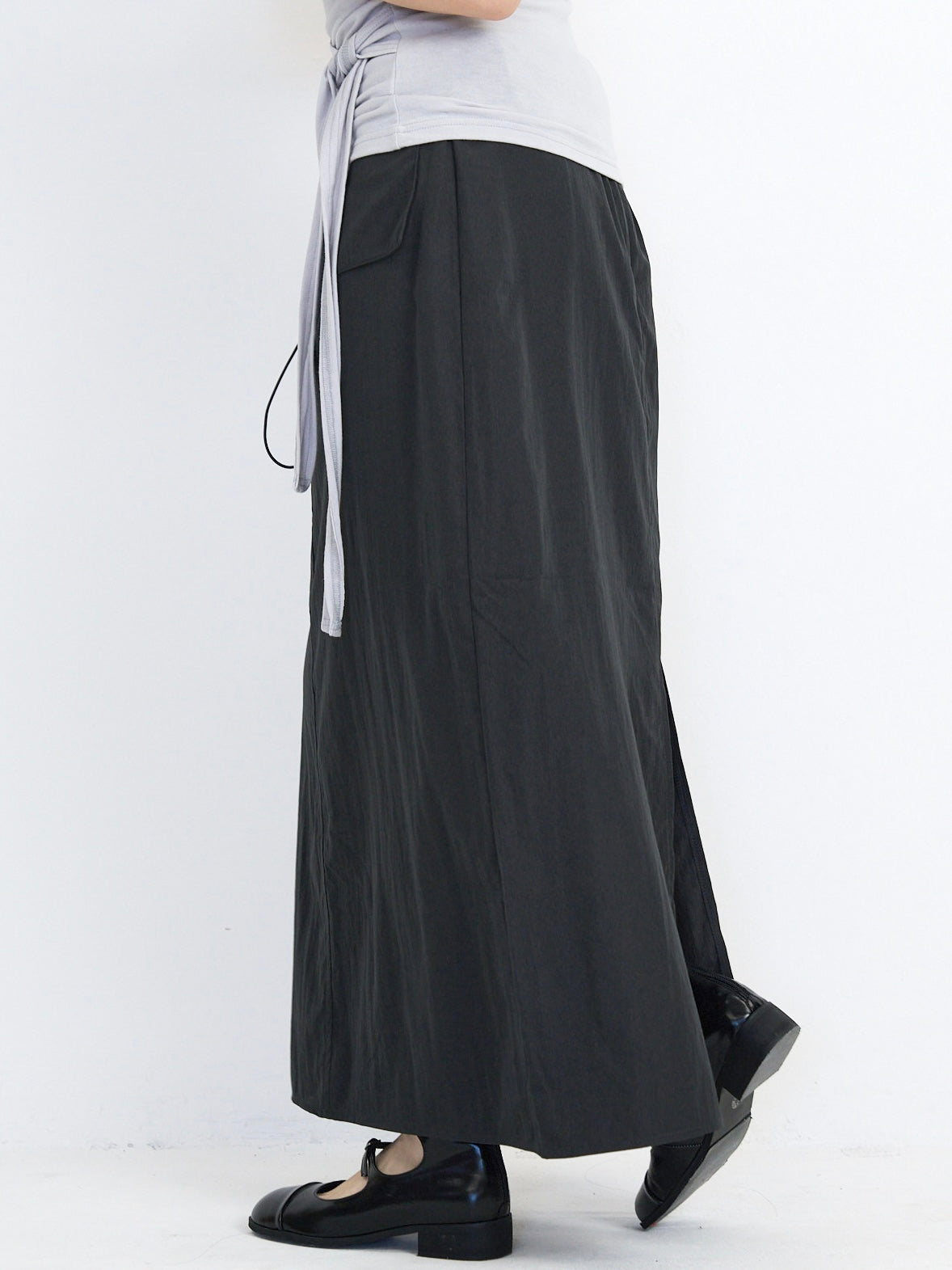 back slit long skirt