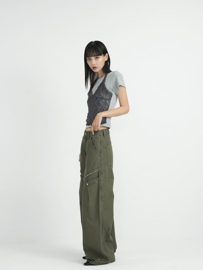‫low rise cargo pocket wide pants ‬