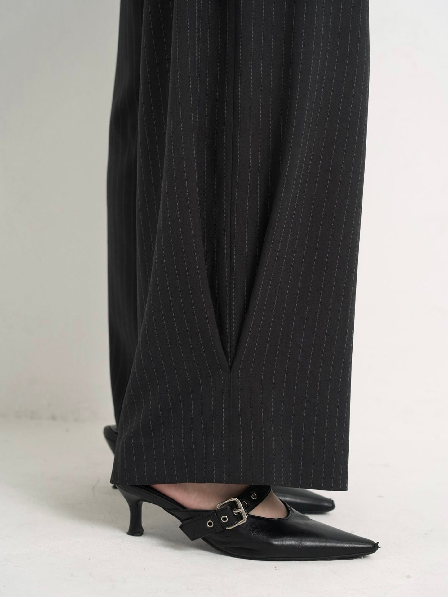 wide stripe tuck pants