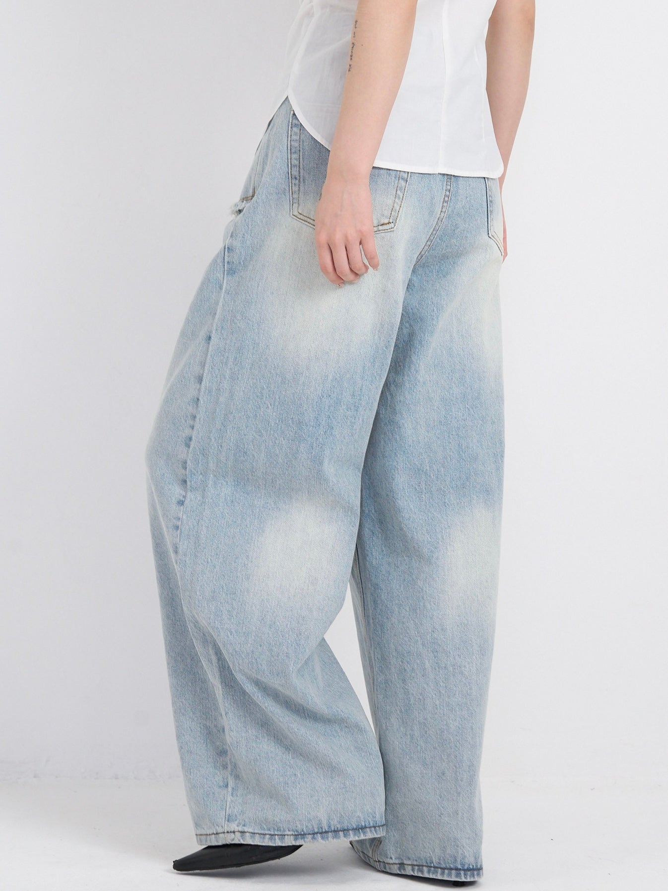 curved panel denim pants