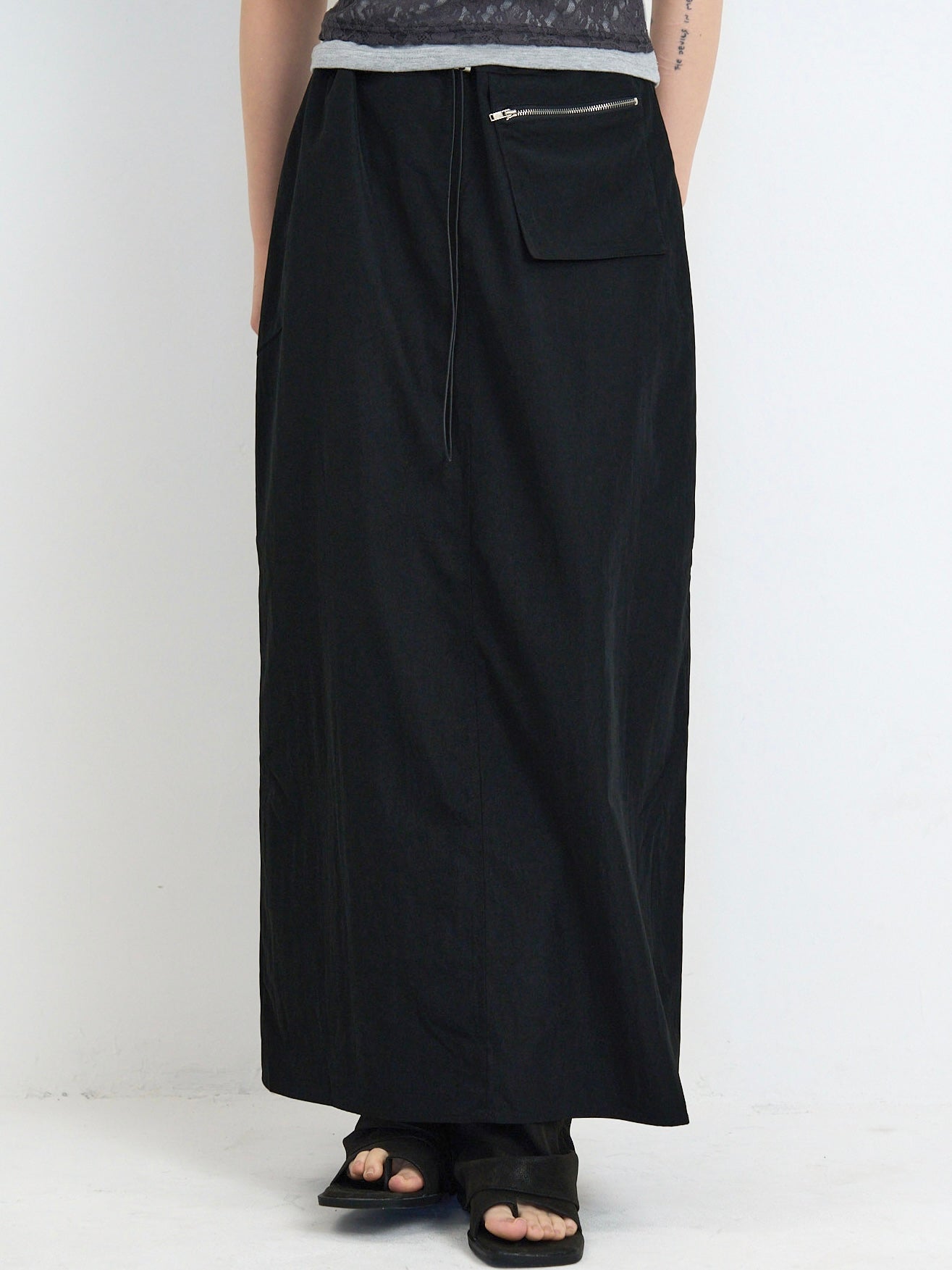 back slit long skirt
