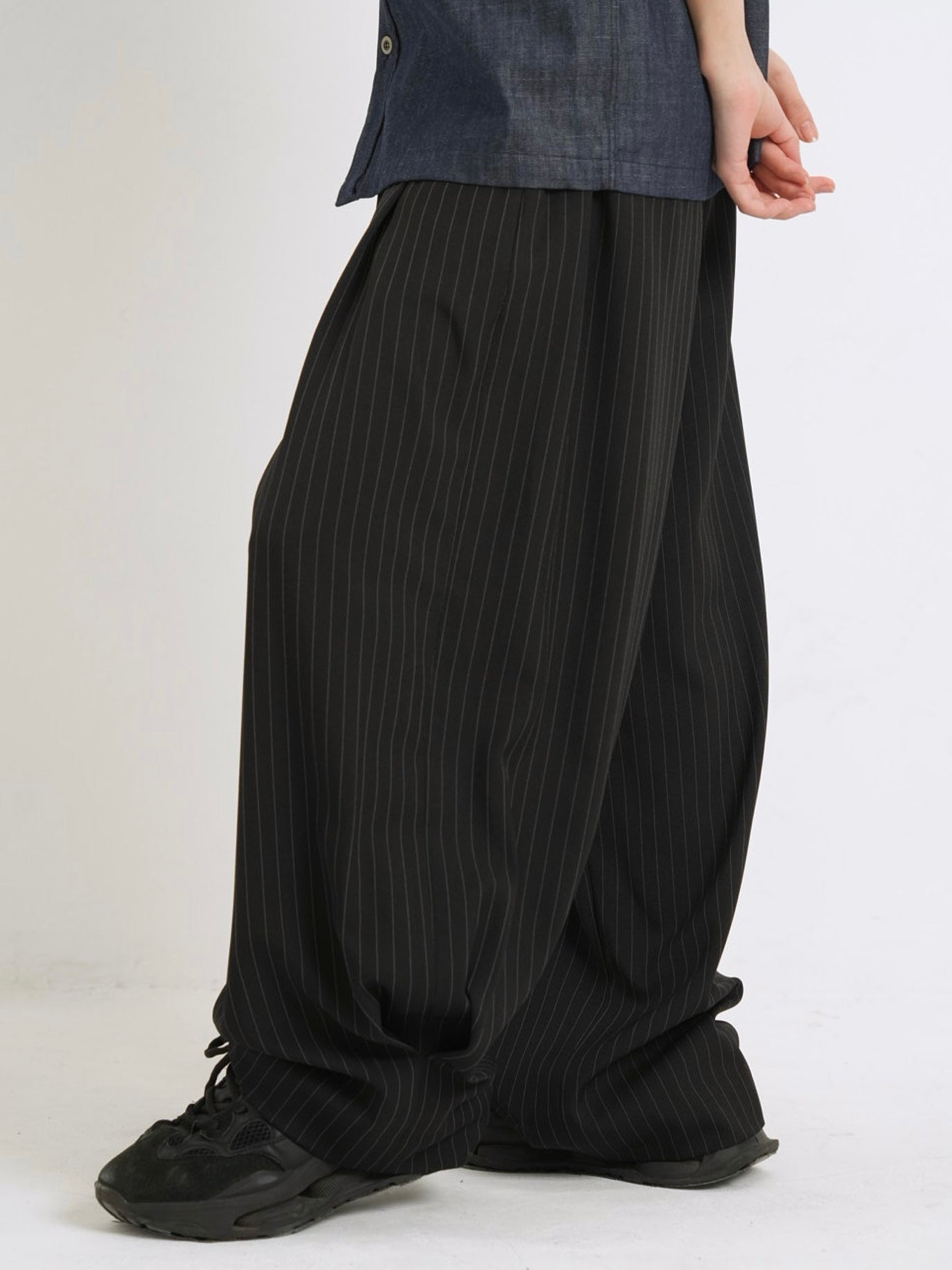wide stripe tuck pants