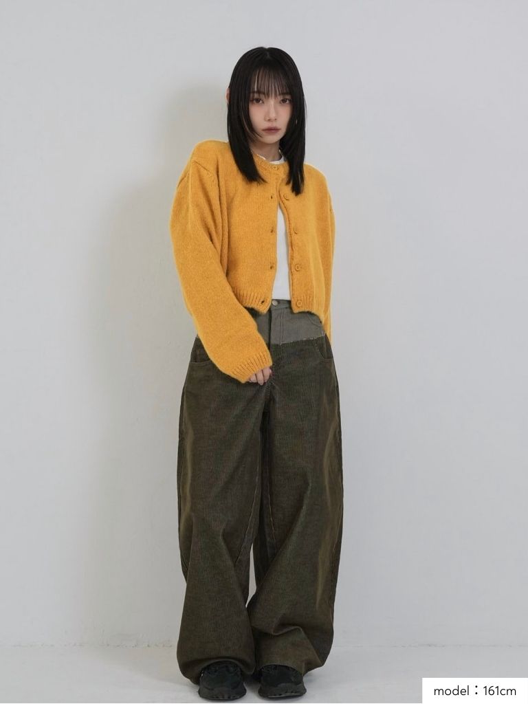 round neck cropped cardigan