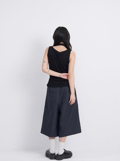 wide silhouette half pants