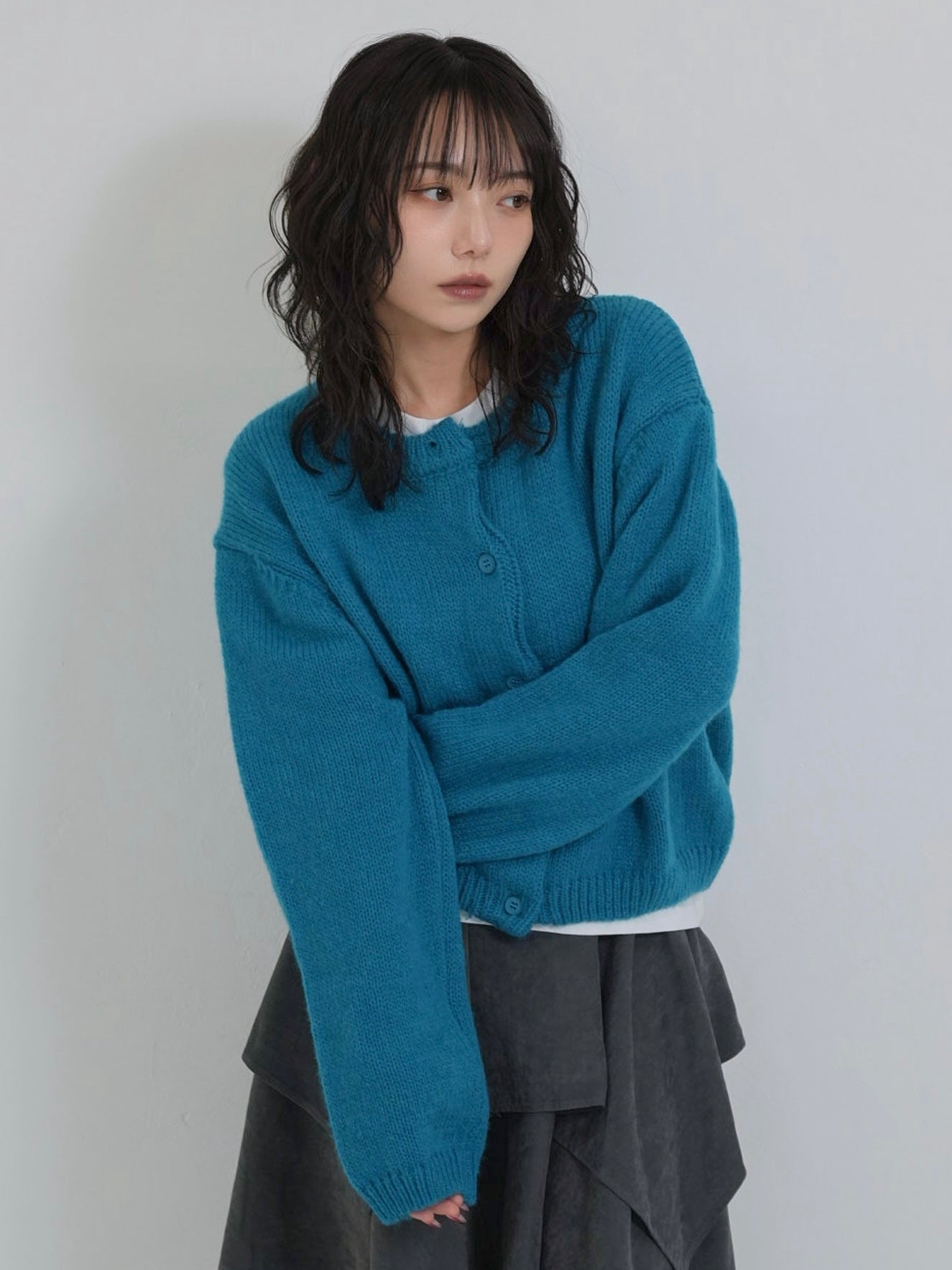 round neck cropped cardigan