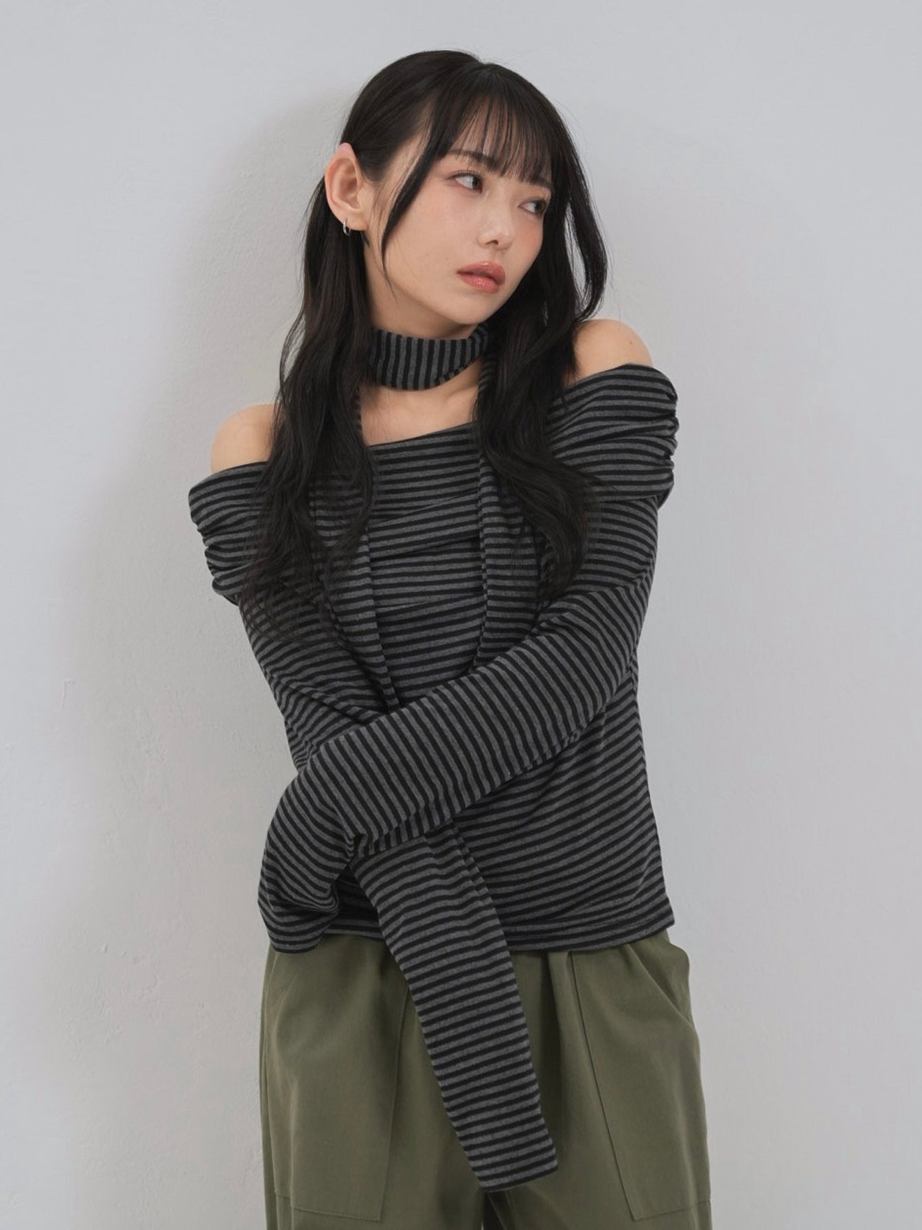 border offshoulder scarf tops