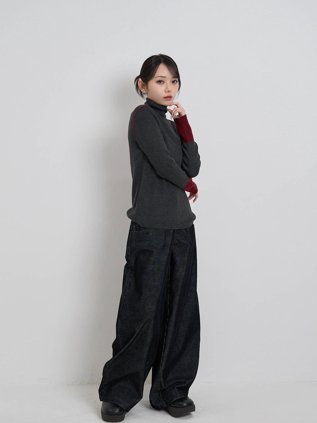 color point turtleneck knit