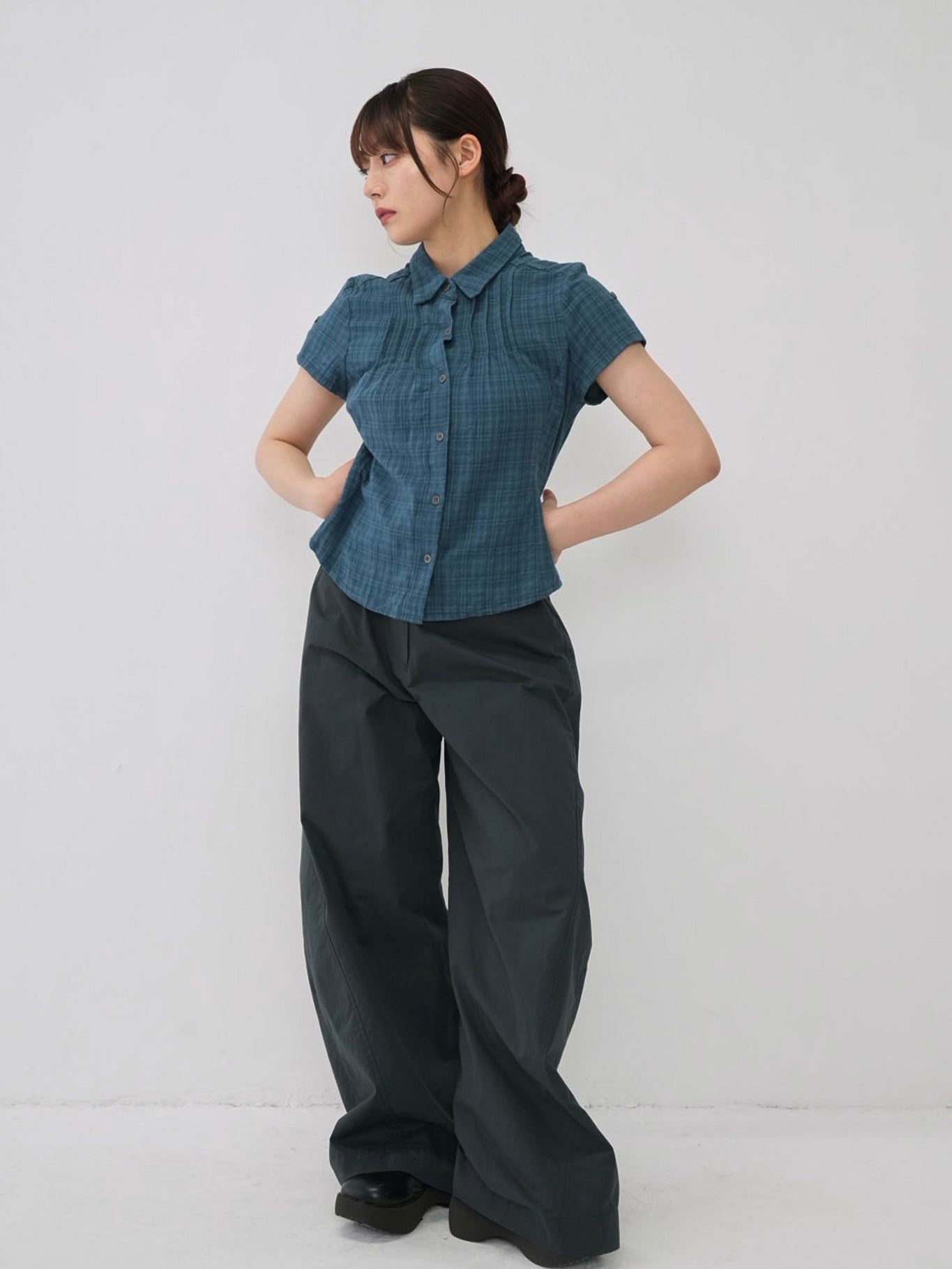 button sleeve check shirt