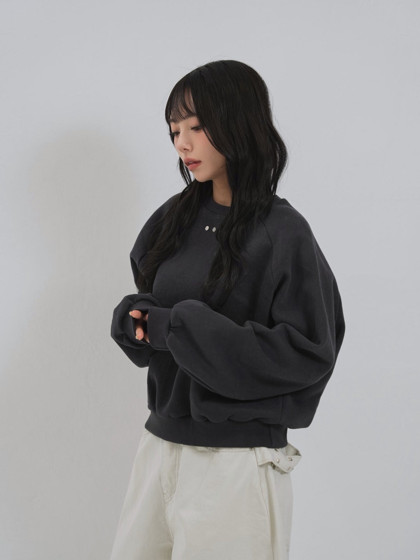 studs neck cropped sweat tops