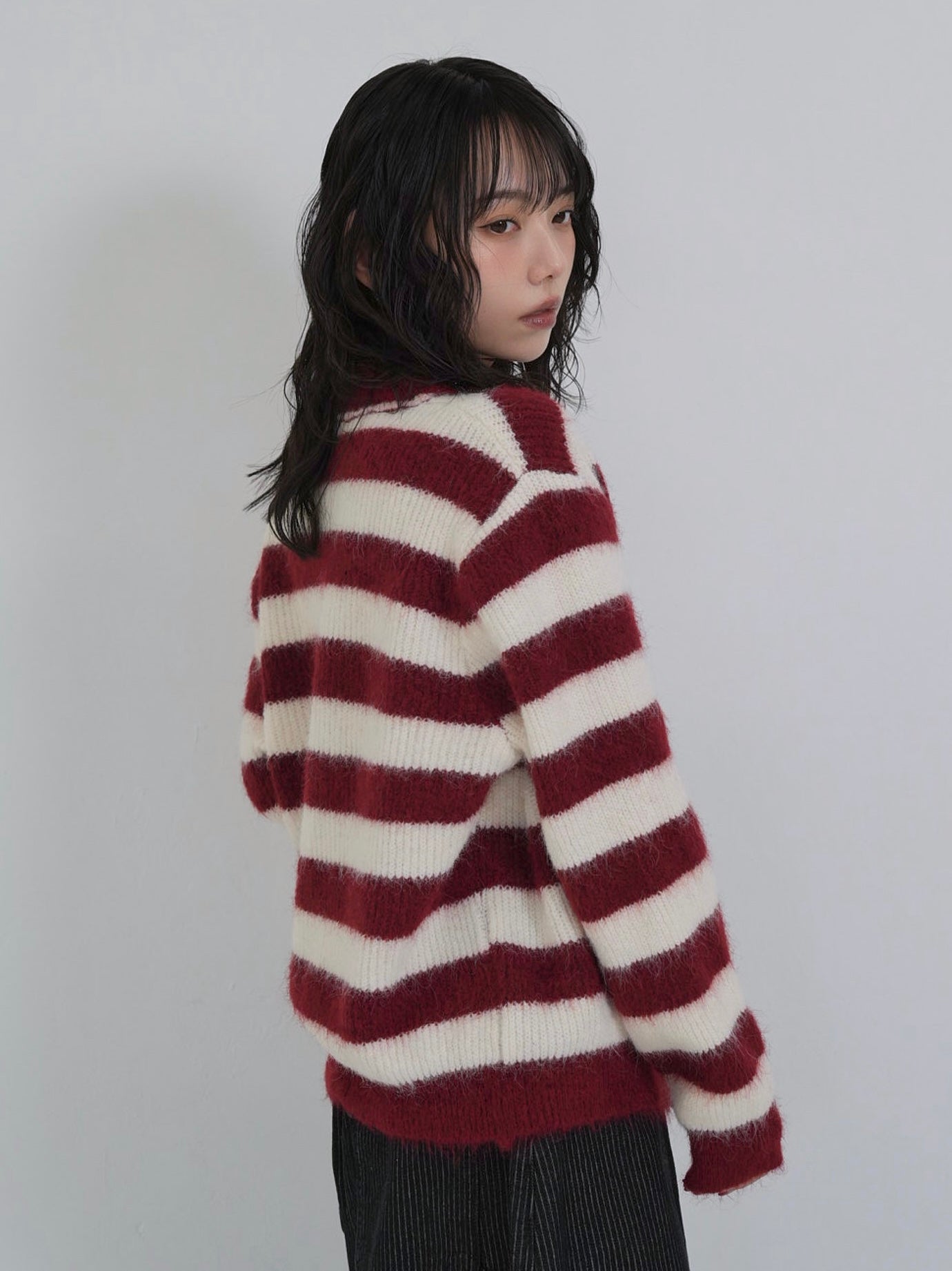 border color knit cardigan