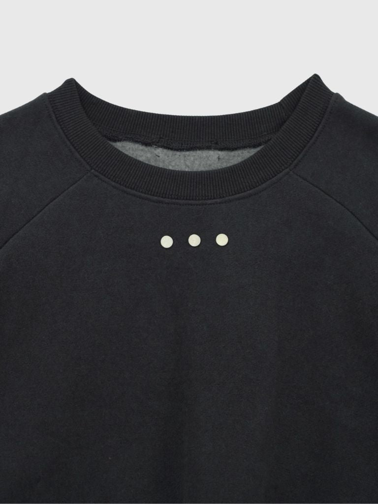 studs neck cropped sweat tops