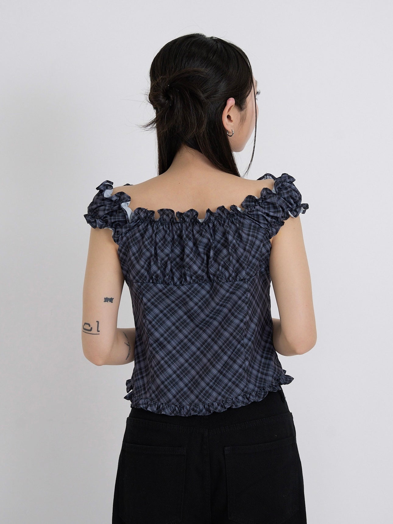 check frill sleeveless blouse